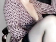 ЗРЕЛАЯ ДЕВИЦА ДРОЧИТ.