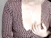 ЗРЕЛАЯ ДЕВИЦА ДРОЧИТ.