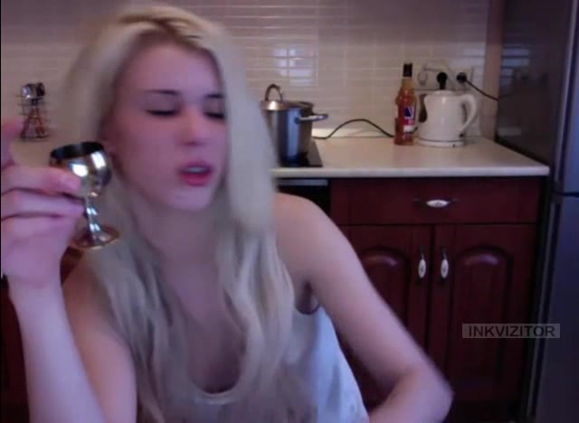 CrystalSsexy ("вечно молодая, вечно пьяная")