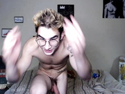 Crazy_T33ns кончил на лицо