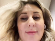 wowLILIwow - сочная маструбация пальчиками ©