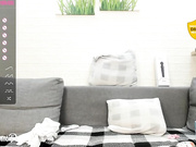 Baby-tisha показывает грудь