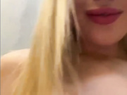 KiraBlake в примерочной