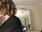 roselynax лижет игрушку