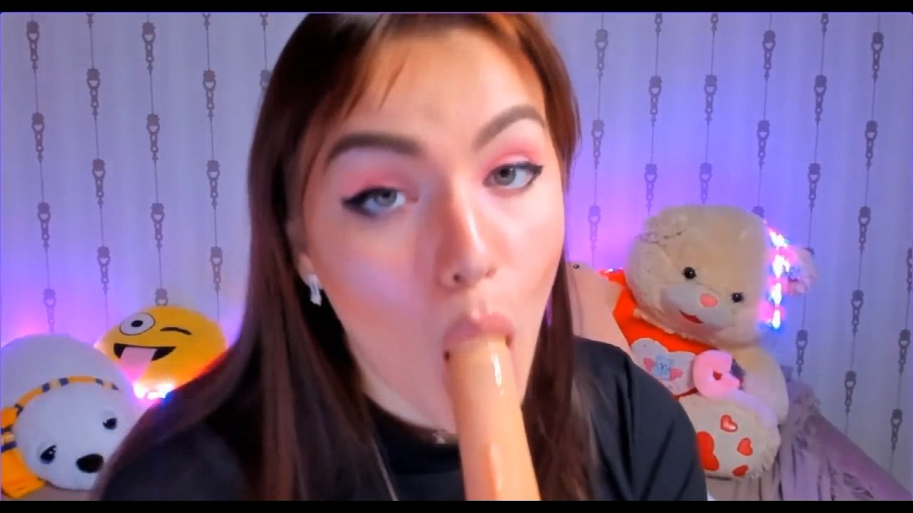 HotKittyaa с дилдо