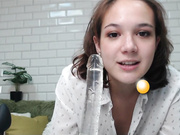 NekrLina посасывает дилдо