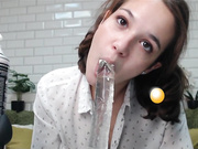 NekrLina посасывает дилдо