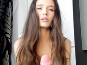Isia_Slay