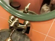 В ТУАЛЕТЕ КЛУБА