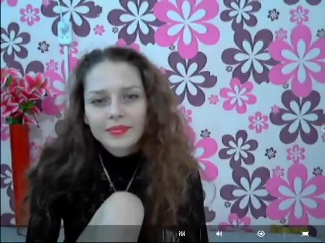 КУДРЯВАЯ КРАСОТКА ДРОЧИТ