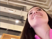 deva23 (показала парню свои труханы в туалете)