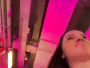 deva23 (показала парню свои труханы в туалете)