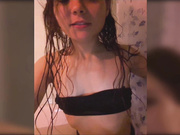 Valeriankaa в ванной с дилдо-2