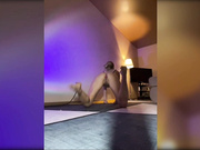 MissMotivated с пробкой в попке