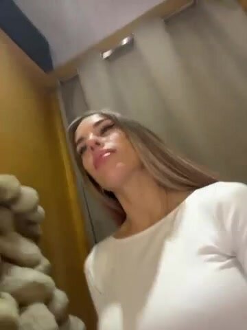 Blondinochkaa