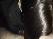 Шлюха сосет