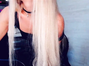 BlackAngel_рвет колготки на себе