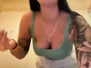 Онлайн-эровидеочат с KROSHKA_N на BongaCams 2022-11-07 17_01