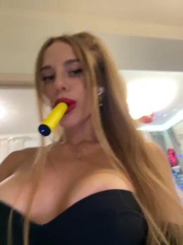 Blondinochkaa