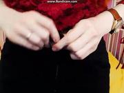 Рыженькая alitta показывает письку