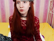 Рыженькая alitta показывает письку 2