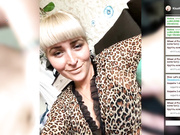 KisaKarolinka (Karolina-st) дразнит