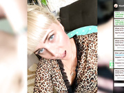 KisaKarolinka (Karolina-st) дразнит