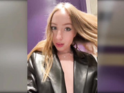 darya в примерочной-4