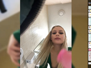 _Katrinka_ сквирт в туалете