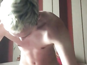 Трахает свою сестру