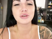 Онлайн-эровидеочат с KROSHKA_N на BongaCams 2023-04-30 09_09