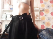 Одноклассница показывает сиськи