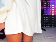 Lulumedvedeva дрочит свою дырочку