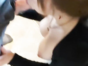 ДЕВИЦА ОТСАСЫВАЕТ