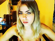 Красотка Inna показывает письку