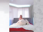 NUMBEROONE обнаженная с медведем