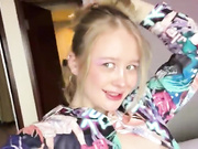 ДЕВИЦА ДРОЧИТ