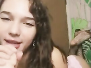 ДЕВИЦА ДРОЧИТ