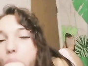 ДЕВИЦА ДРОЧИТ