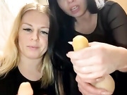CrazzyChicks бесплатное вебкам шоу и XXX чат _ xHamsterLive 2023-02-19 10_25