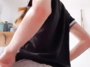 Алеська балуется