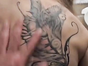 С любимой в номере хостеля.