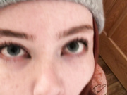 шлюха сосет чёрный член