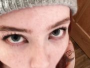 шлюха сосет чёрный член