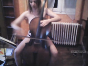 Aria_French (голая с виолончелью)