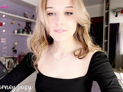hor-neyJ0zy