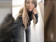 Konfeta-1 шалит в примерочной