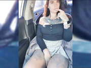 Апскирт в колготках в тачке