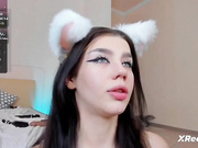 dolly-ll - глубоко заглатывает драконий член-дилдо