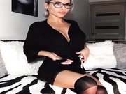 XTinasheX голая ласкает дырочки